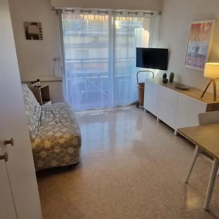Bord De A Proximite Monaco Et Menton 4 Personnes A Cap Martin 아파트 *