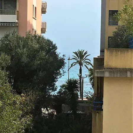 Bord De A Proximite Monaco Et Menton 4 Personnes A Cap Martin